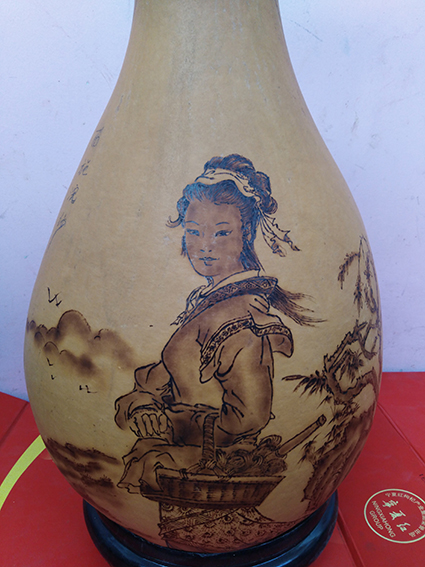 周强一作品9  葫芦烙画《西施浣纱》